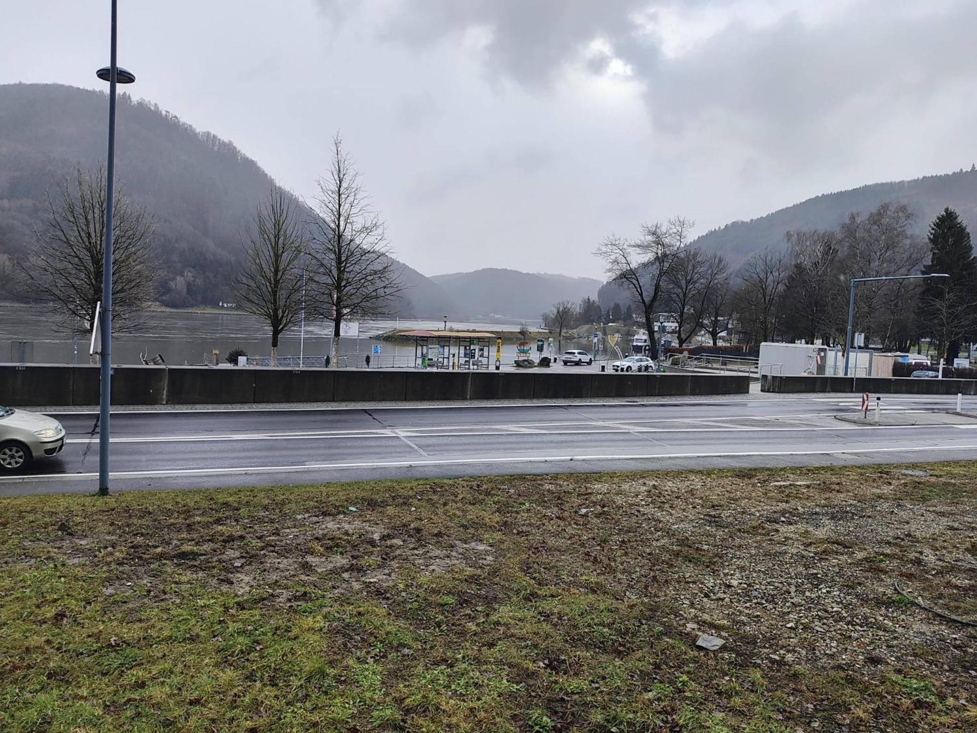 Pension Donaublick Grein 2 In Stifterstrasse19.アパートメント エクステリア 写真