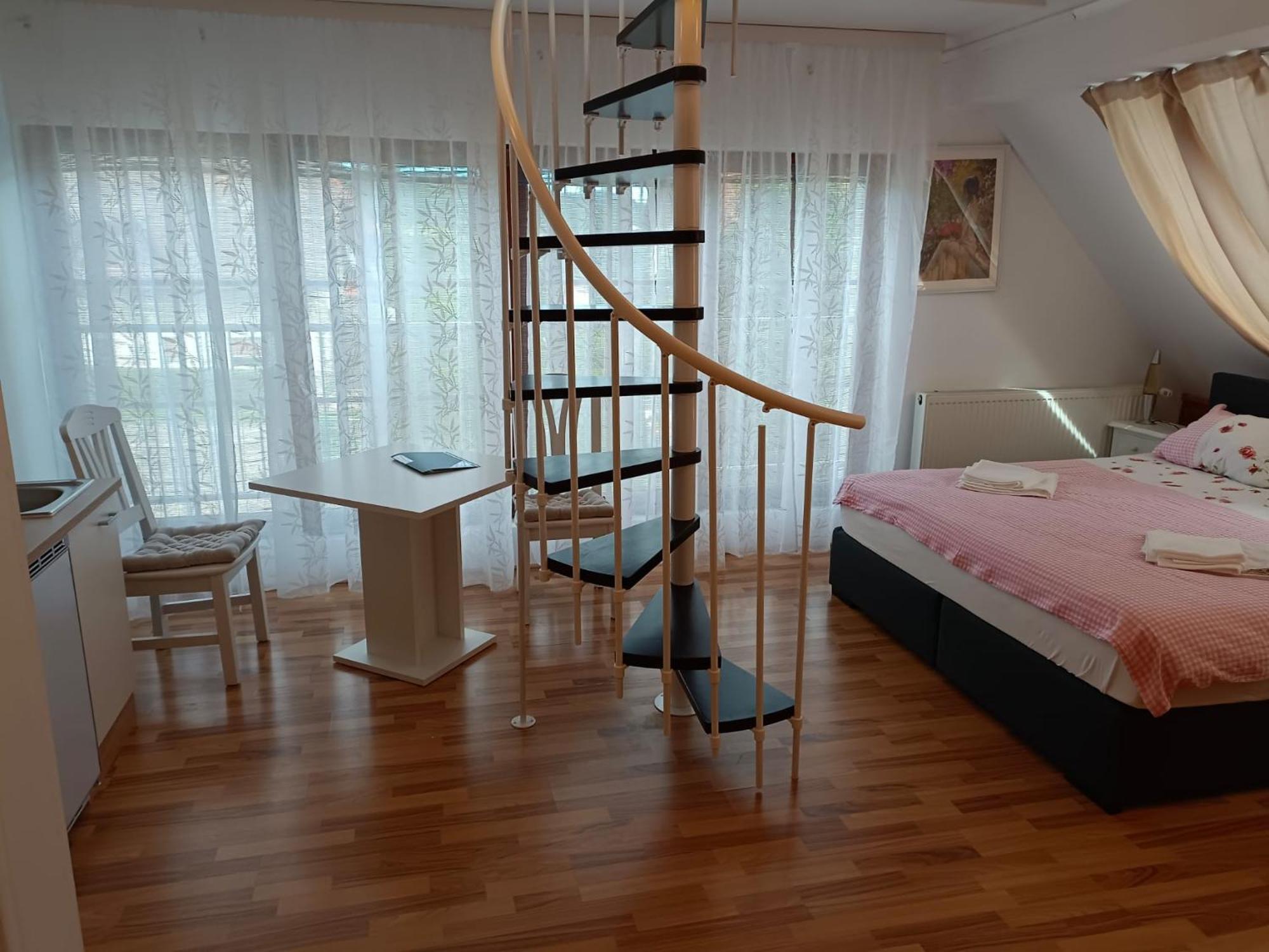 Pension Donaublick Grein 2 In Stifterstrasse19.アパートメント エクステリア 写真